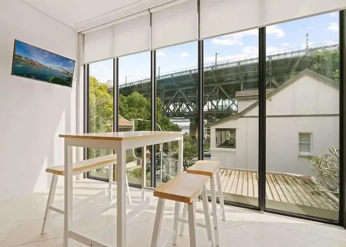 Panorama Firework View - Classic 4-Level Terrace Style Living In Kirribilli !!!Villa